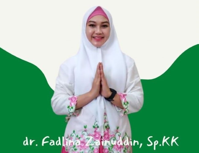 dr. Fadlina Zainuddin, Sp.KK, MKes Dokter Kulit Makassar : Gambar dari Facebook