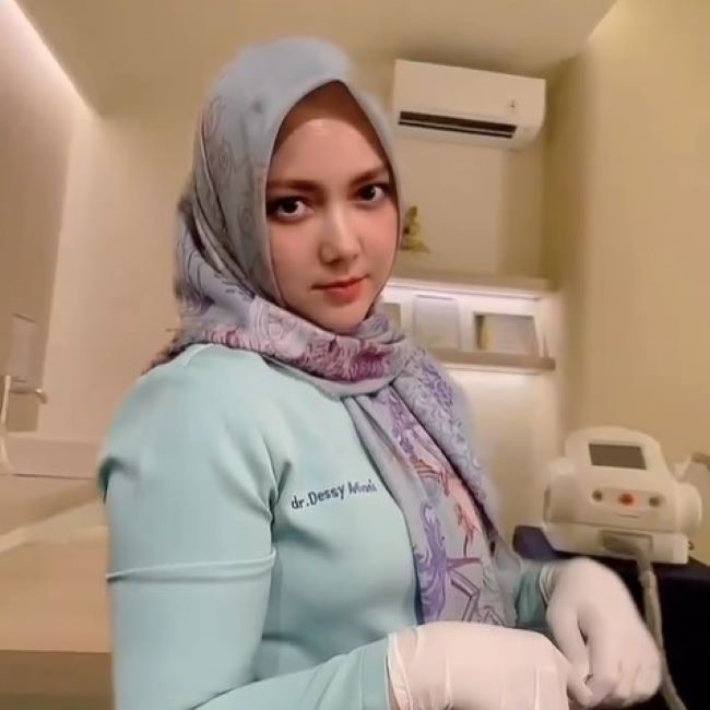 dr. Dessy Arfiani Dokter Kulit Ponorogo : Gambar dari Esther Clinic IG