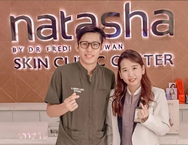 dr. Suharto and dr. Ida Dokter Kulit Ponorogo : Gambar dari Natasha Skin Center Ponorogo Clinic Instagram