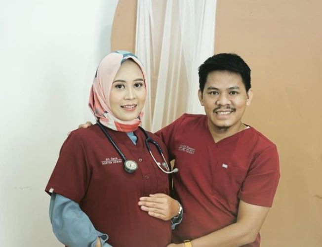 drh. Edi Rusmansyah Hutabarat and drh. Hidayati Dokter Hewan Medan : Gambar dari Instagram