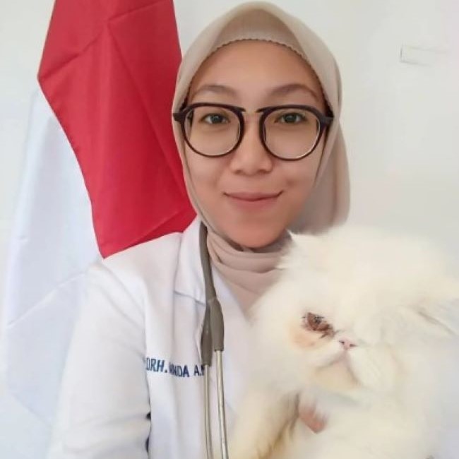 drh. Winda Agusty Novita Dokter Hewan Palembang : Gambar dari UrbanId